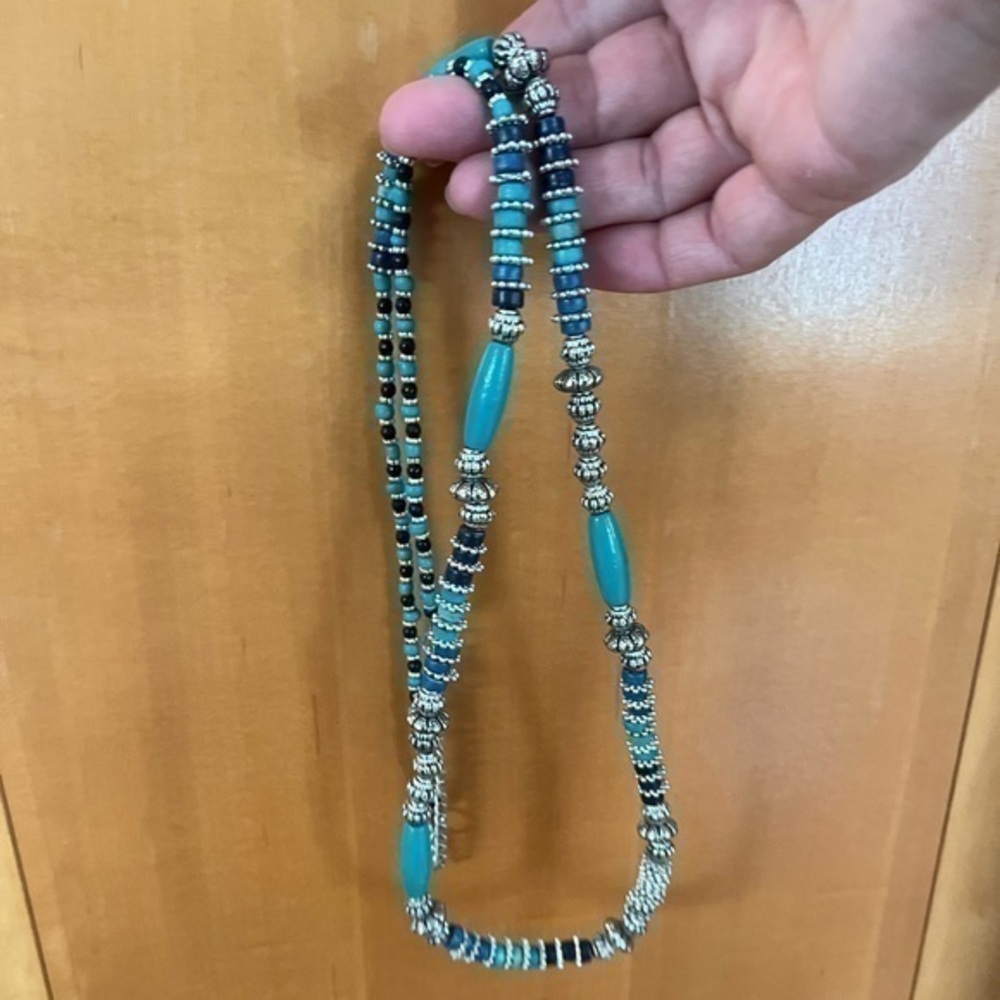 Turquoise Costume Necklace Silvertone Unbranded